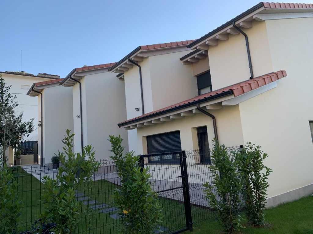 Adosadoduplex Marea Baja 3 Zona Playa Ideal Familias Parejas Y Amigos Llanes Esterno foto